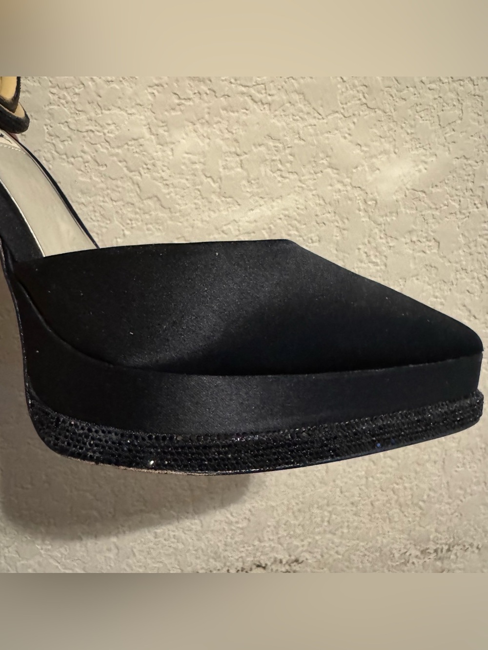 NIB Badgley Mischka Eliana Platform Heels - Picture 8 of 15